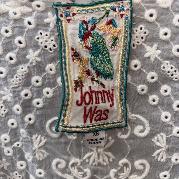 Johnny Was White Embroidered Top  Lillian Dolman XS - Picture 3 of 9